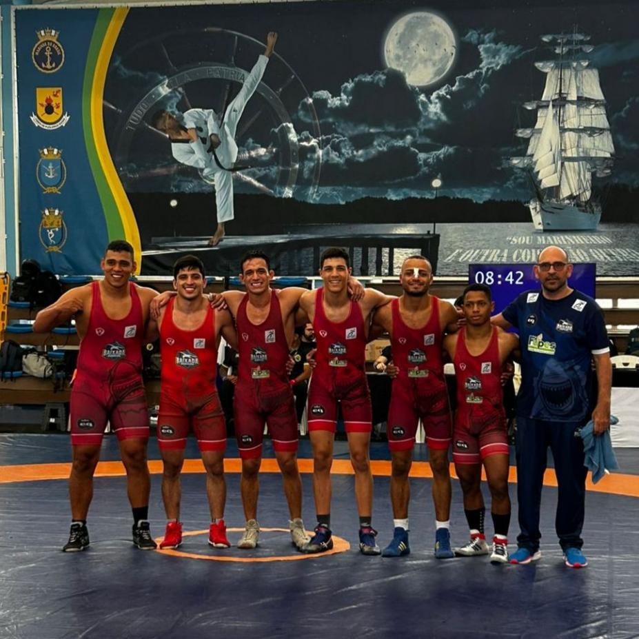 Equipe de luta greco-romana posada. #Paratodosverem.