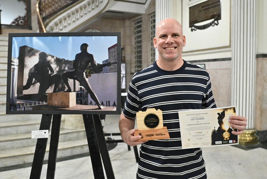 Rodrigo, vencedor do concurso de fotos. #Paratodosverem