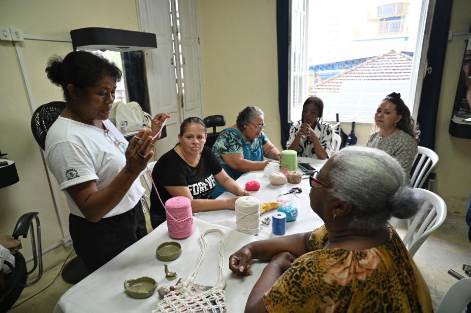 Curso de macramê no FSS. #Paratodosverem