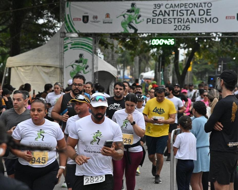 Largada do Santista de Pedestrianismo. #Paratodosverem