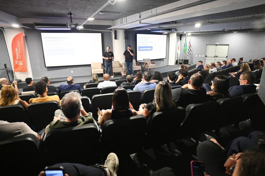 Lançamento do Programa ELI. #Paratodosverem