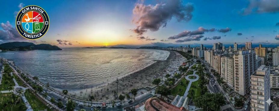 vista geral da orla com selo da guarda turística