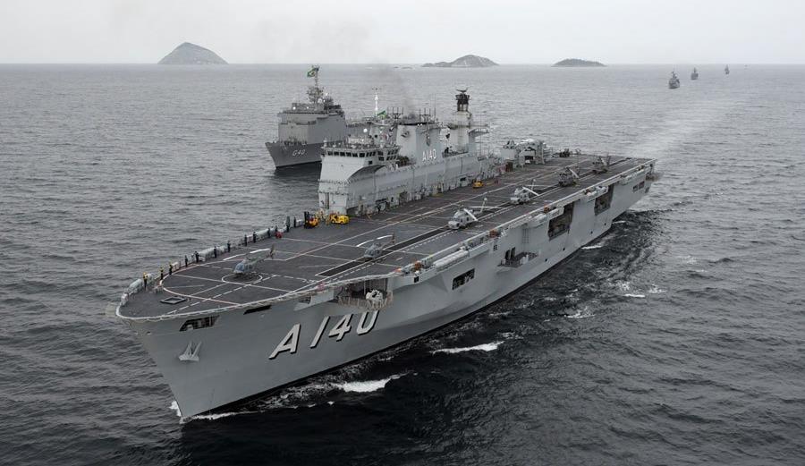 navio aeródromo Atlântico no mar. #paratodosverem
