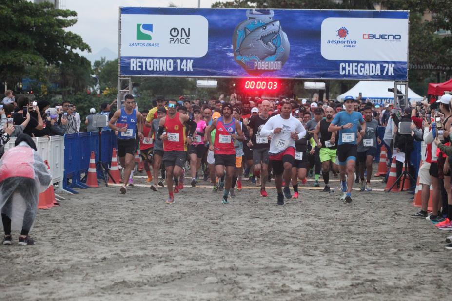 atletas iniciaram a corrida no raiar do dia #paratodosverem