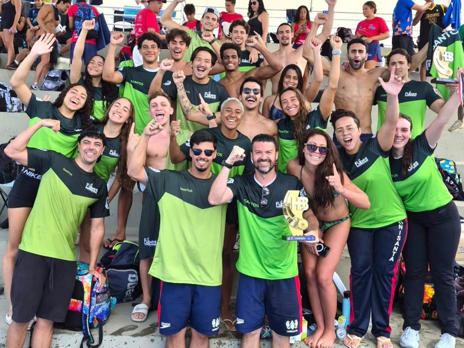 Equipe de natação comemora títulos nos Jogos Abertos. #Paratodosverem