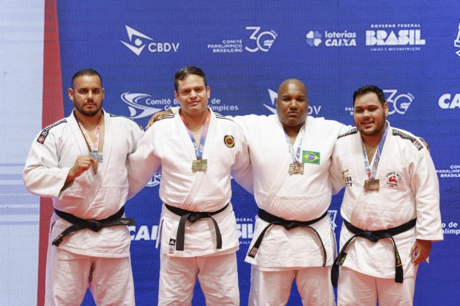 judocas finalistas no Brasileiro Paralímpico. #Paratodosverem