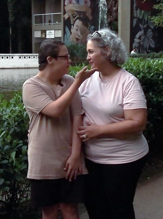 mãe e filho se abraçam #paratodosverem