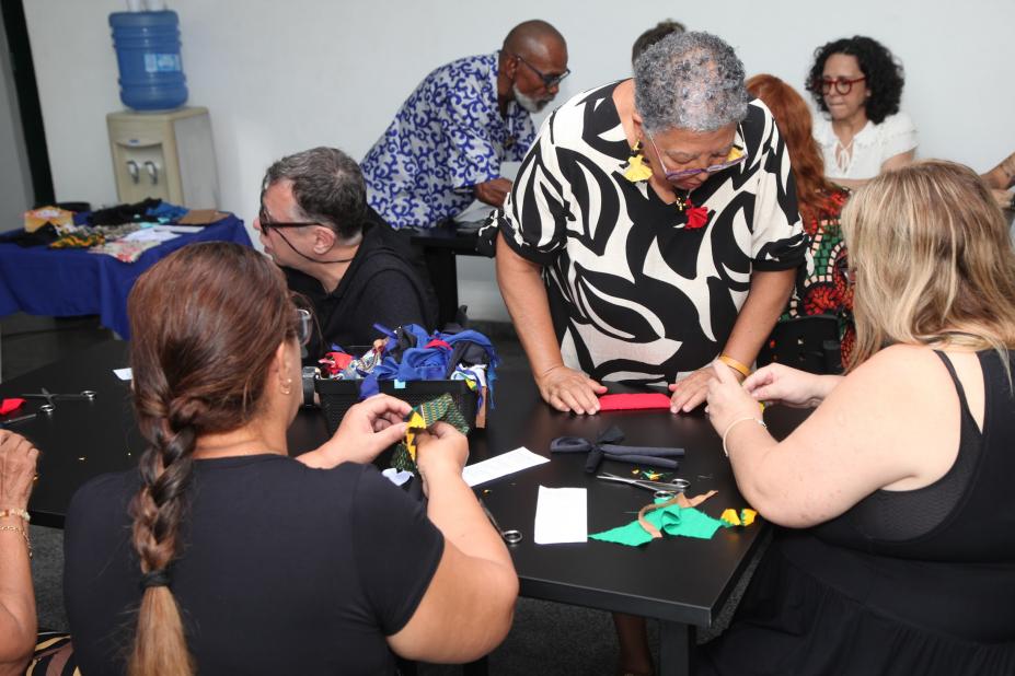 Oficina de bonecas na Casa do Artesão. #Paratodosverem