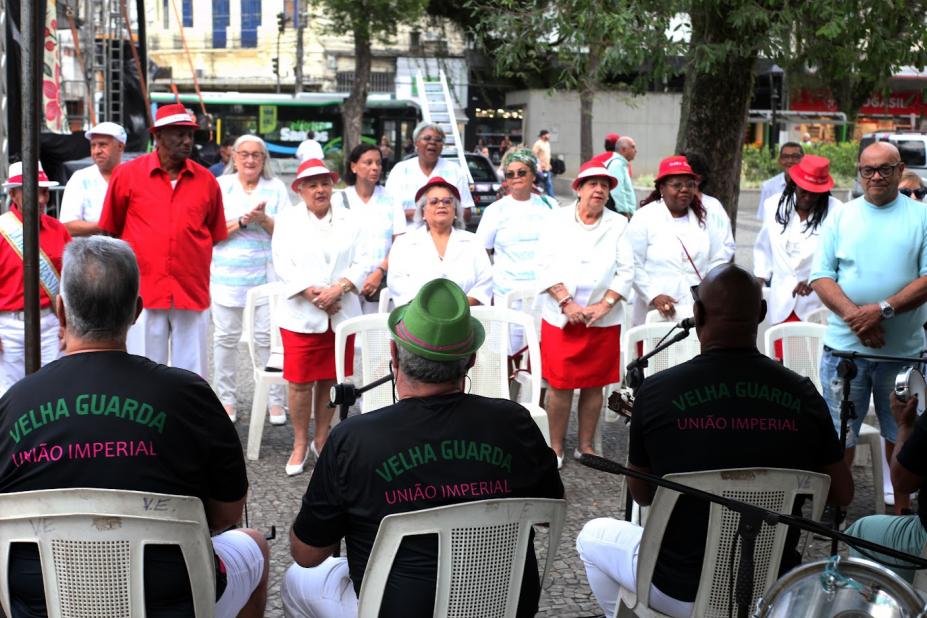 Roda de samba na Praça Mauá. #Paratodosverem
