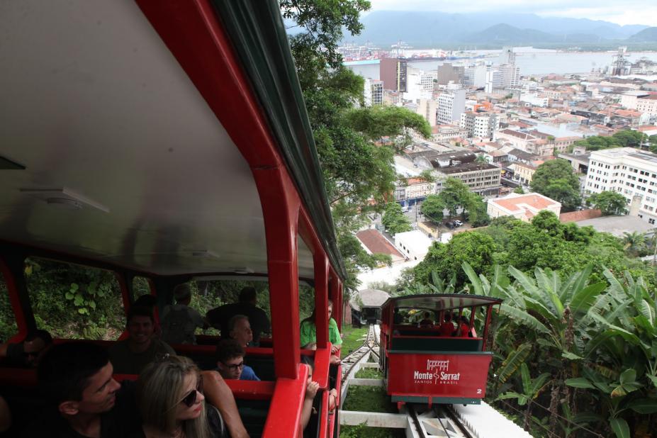 Bondinho subindo o Monte Serrat. #Paratodosverem