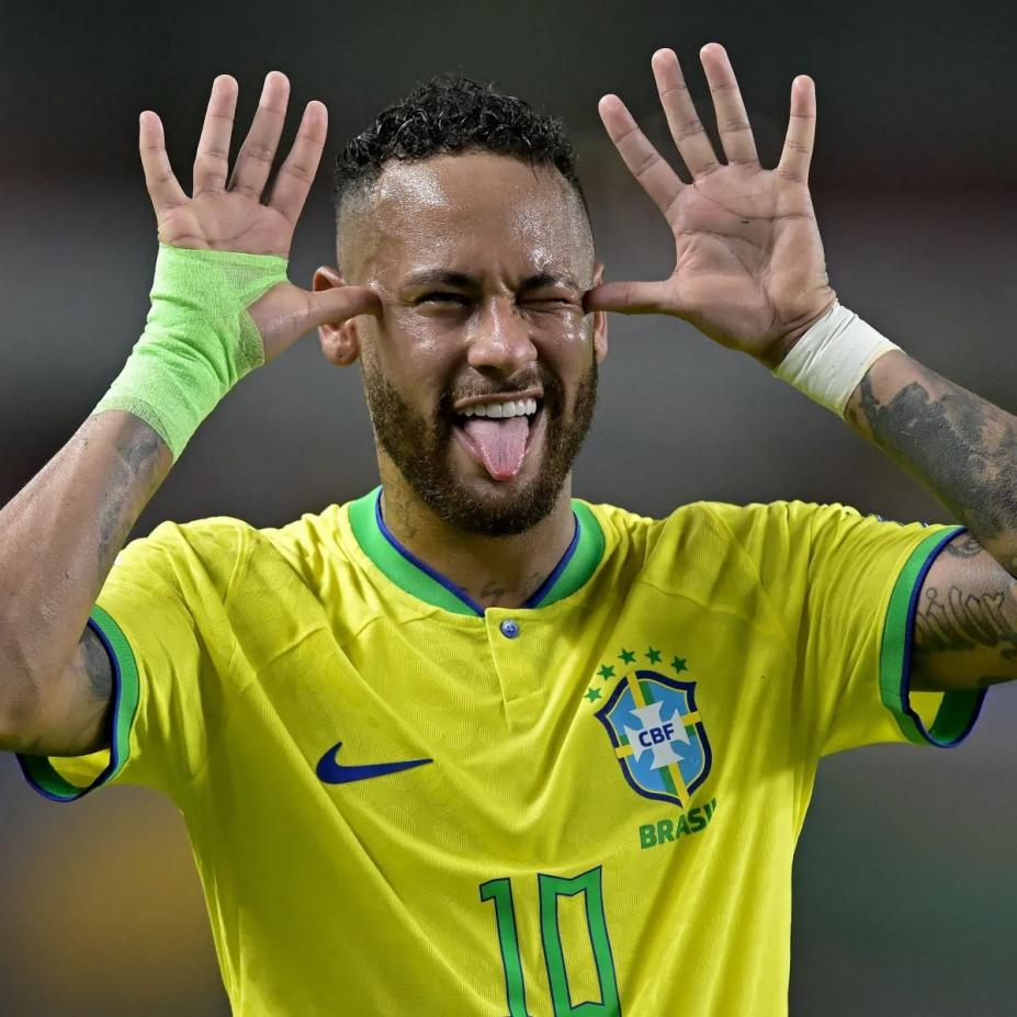 Neymar com a camisa da seleção e sua comemoração. #Paratodosverem