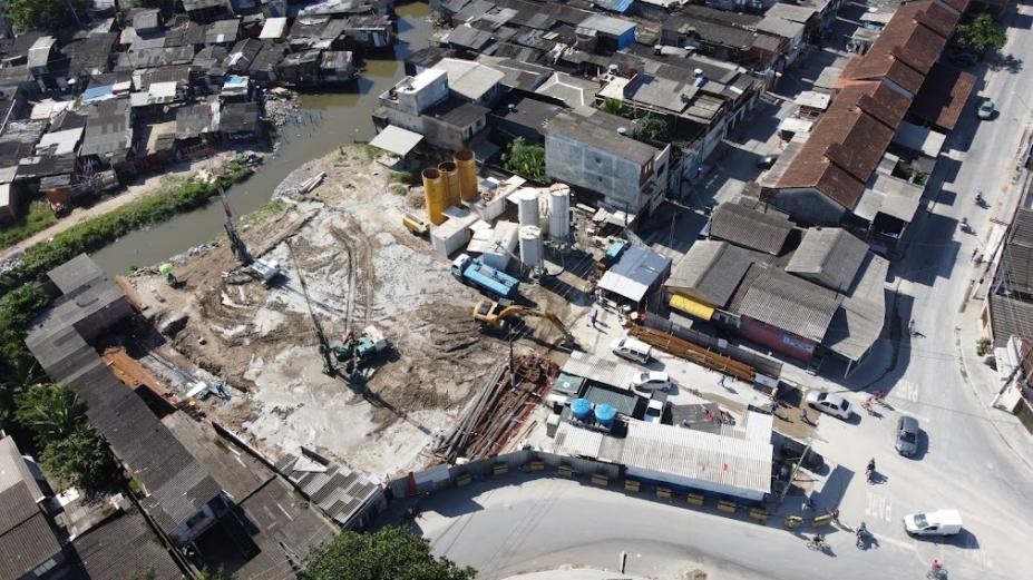 vista aérea da obra da comporta na avenida Haroldo de camargo. #paratodosverem