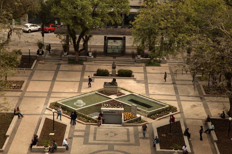 A Praça Mauá vista do alto. #paratodosverem