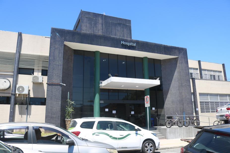 Fachada do Complexo Hospitalar Dr. David Capistrano Filho #paratodosverem