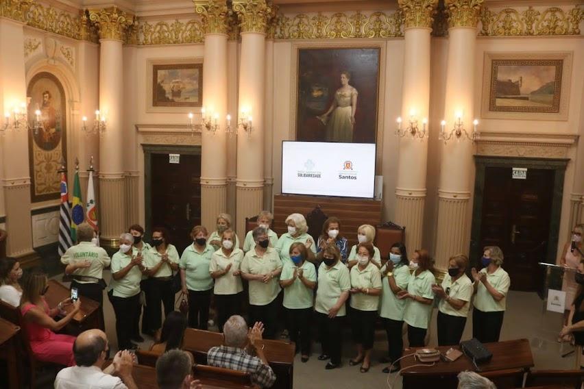 grupo de voluntarias reunidas #paratodosverem