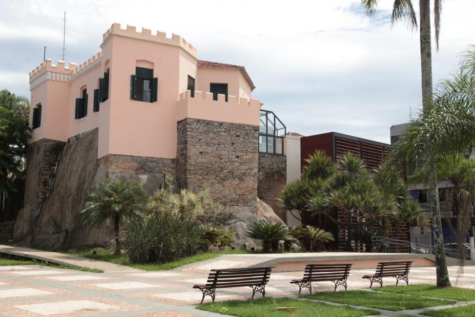 vista geral do outeiro de santa catarina, sede da fams. #paratodosverem