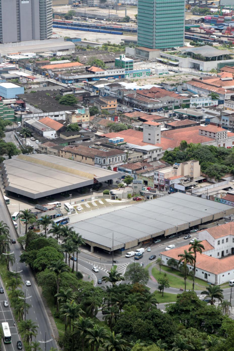 Vista geral pelo alto da rodoviária. #Pracegover