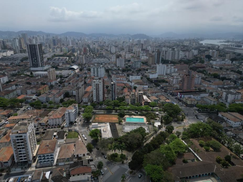 visão aérea do terreno onde ficará a vila #paratodosverem