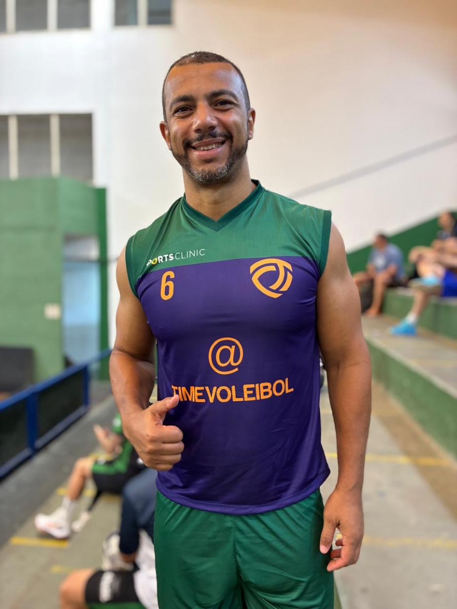 atleta posando para a foto #paratodosverem