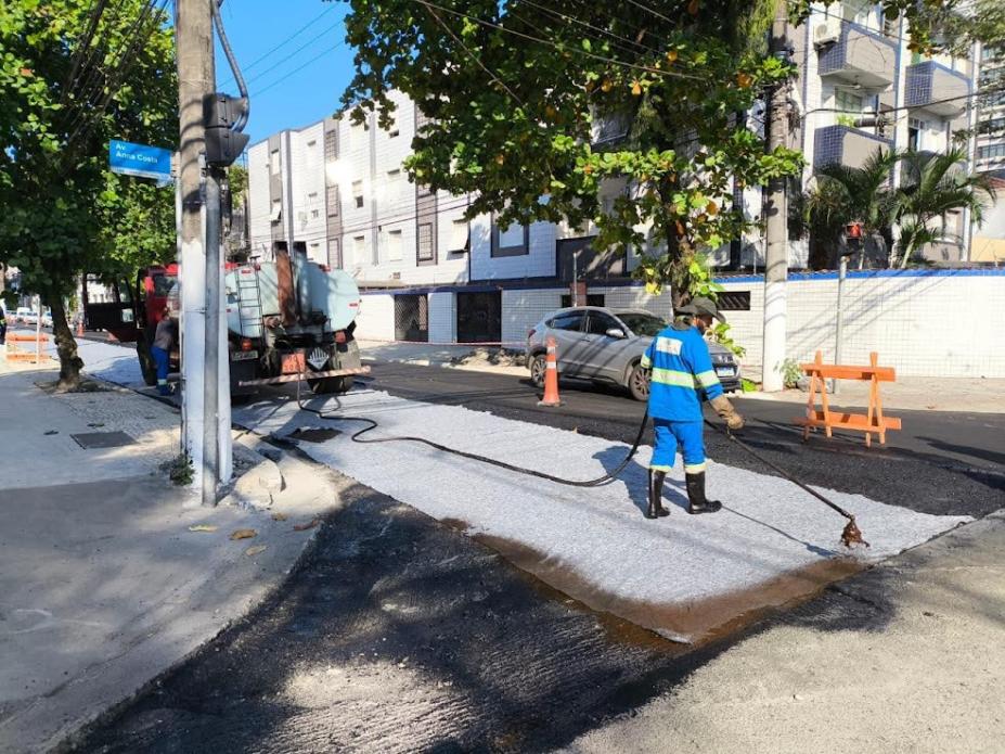 operários atuando na obra #paratodosverem 