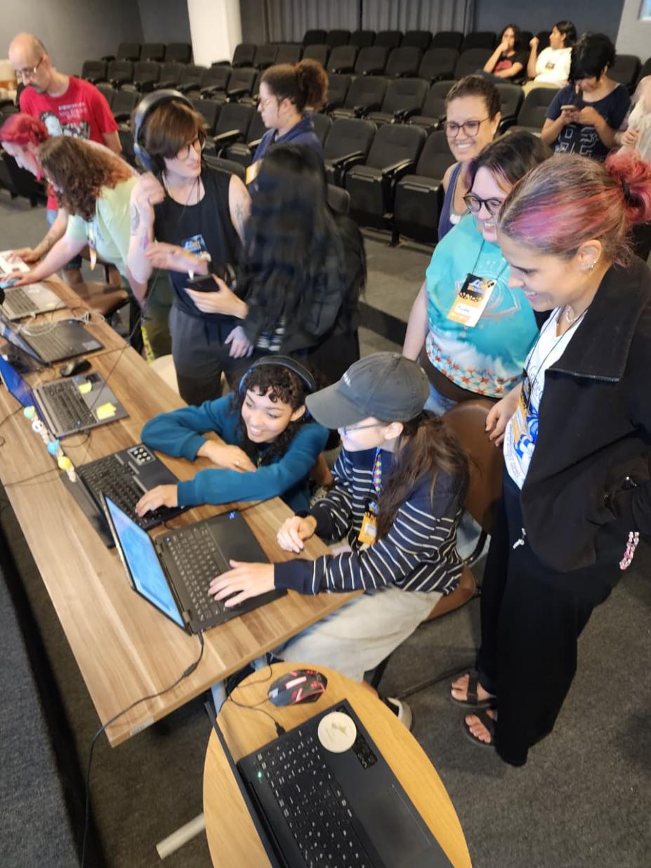 mulheres desenvolvendo games #paratodosverem