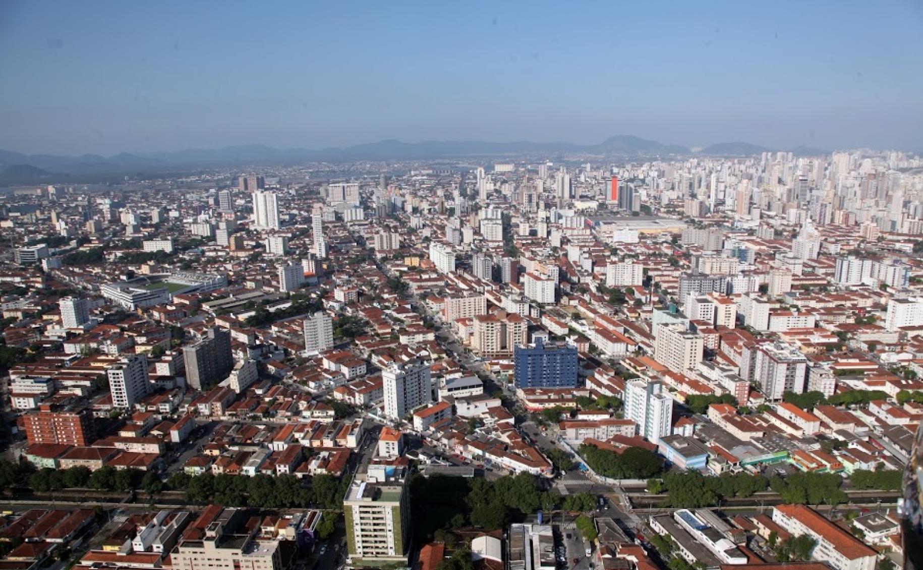 Vista aérea de bairros das zonas Leste e Centro 