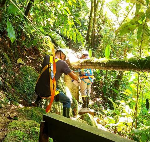 fiscais em ação em local de coleta de água #paratodosverem 