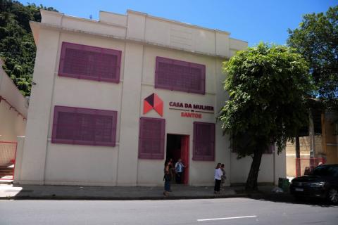 fachada da casa da mulher #paratodosverem 