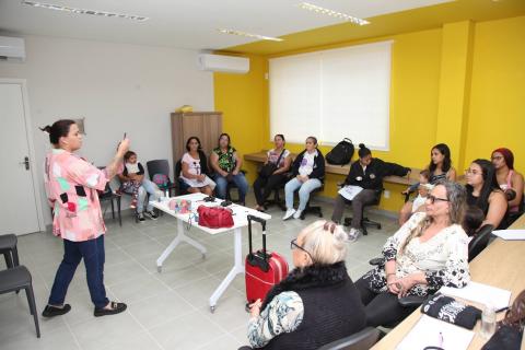 alunas na sala de aula #paratodosverem 