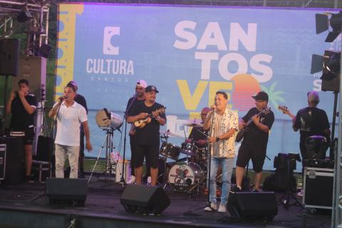 músicos no palco #paratodosverem