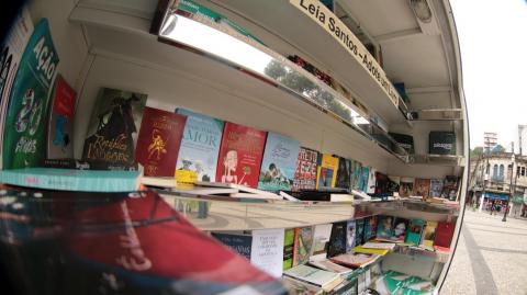 livros no estande do leia santos #paratodosverem 