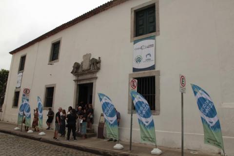 Casa do Artesão fica na na Casa do Trem Bélico (Rua Tiro Onze, 11, Centro Histórico). Foto: Francisco Arrais fachada da casa do artesão #paratodosverem