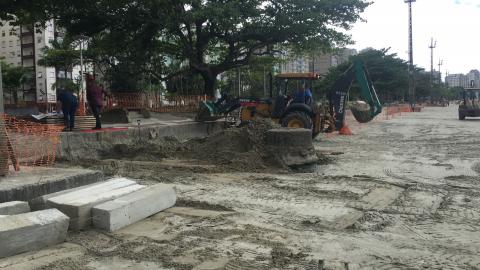 máquinas atuando na obra #paratodosverem