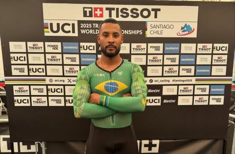 Ciclista posa para foto no Mundial. #Paratodosverem