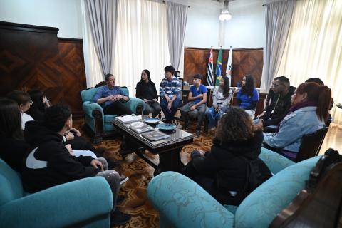 alunos falam com prefeito #paratodosverem