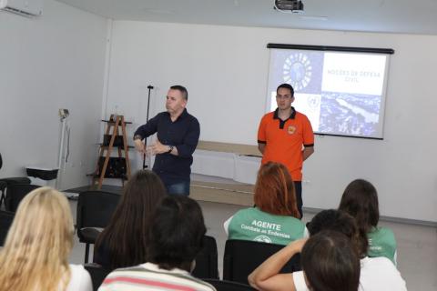 agentes sendo capacitados #paratodosverem