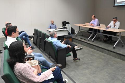 pessoas participando de audiência #paratodosverem