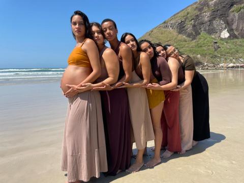 mulheres grávidas na praia #paratodosverem