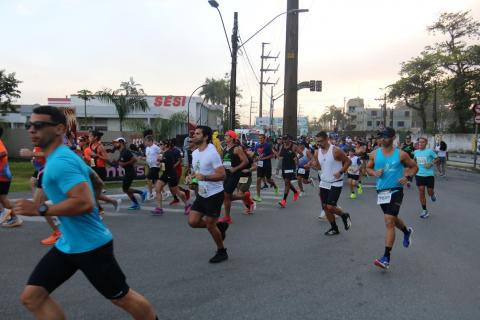 pessoas correndo na zona noroeste #paratodosverem