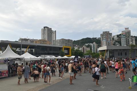 Vista do Novo Quebra-Mar com o evento AfroTu. #Paratodosverem