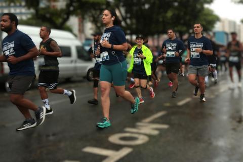 atletas correndo em prova #paratodosverem