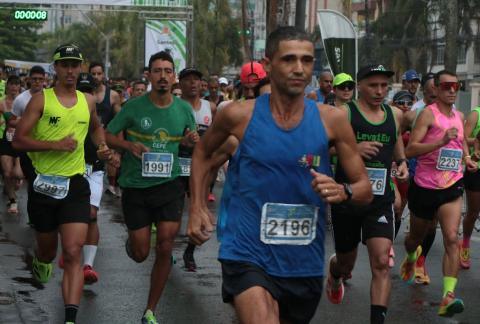 Corredores na largada. #Paratodosverem