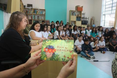 alunos reunidos no encontro #paratodosverem