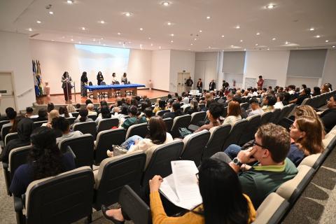 Certificação representa um passo importante para a inserção profissional. Foto: Henrique Teixeira pessoas acompanhando o evento #paratodosverem