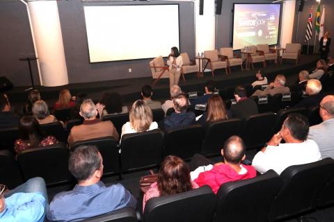 Encontro foi realizado no Parque Tecnológico de Santos. Foto: Francisco Arrais Encontro Santos 500+. #Paratodosverem