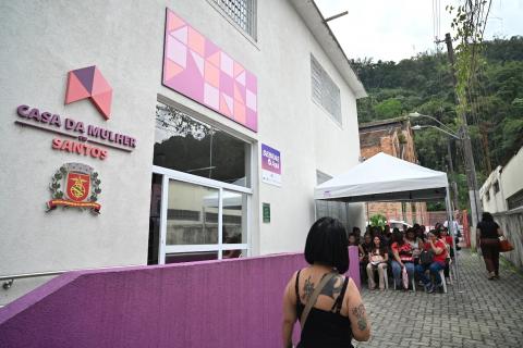 mulheres participando de mutirão #paratodosverem