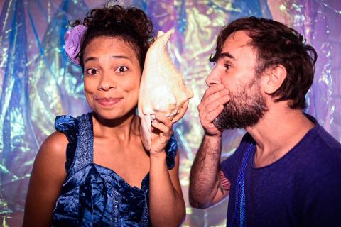 Apresentações acontecem no Caruara e no Centro de Santos. Foto: Divulgação atores em cartaz oficial #paratodosverem