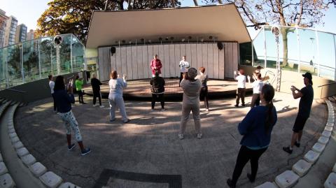 pessoas fazendo tai chi #paratodosverem