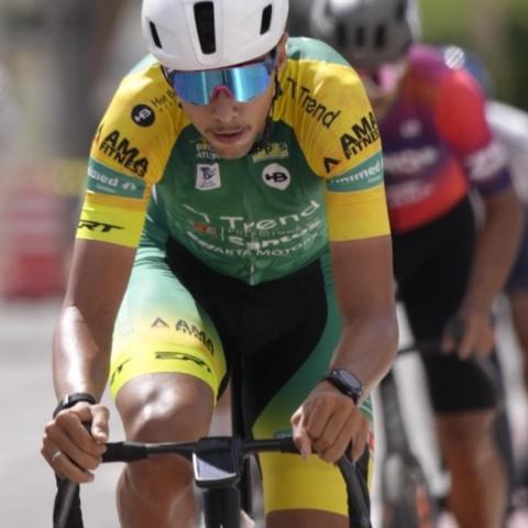 Thalles Degli foi pódio na prova. Foto: Divulgação Ciclista competindo por Santos. #Paratodosverem