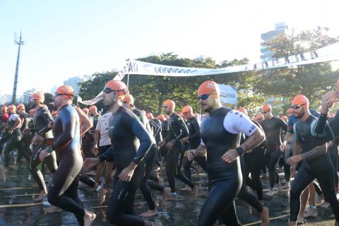 atletas largam na praia #paratodosverem